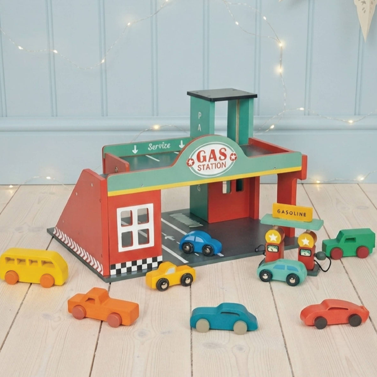 Hero SKU - Vehicles - Gas Station + FREE Colourful Car Assortment